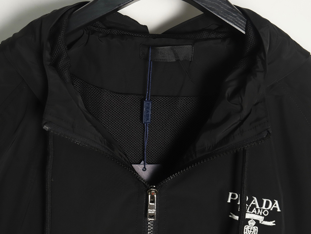 Pra*a embroidered logo zip-up jacket tsk1