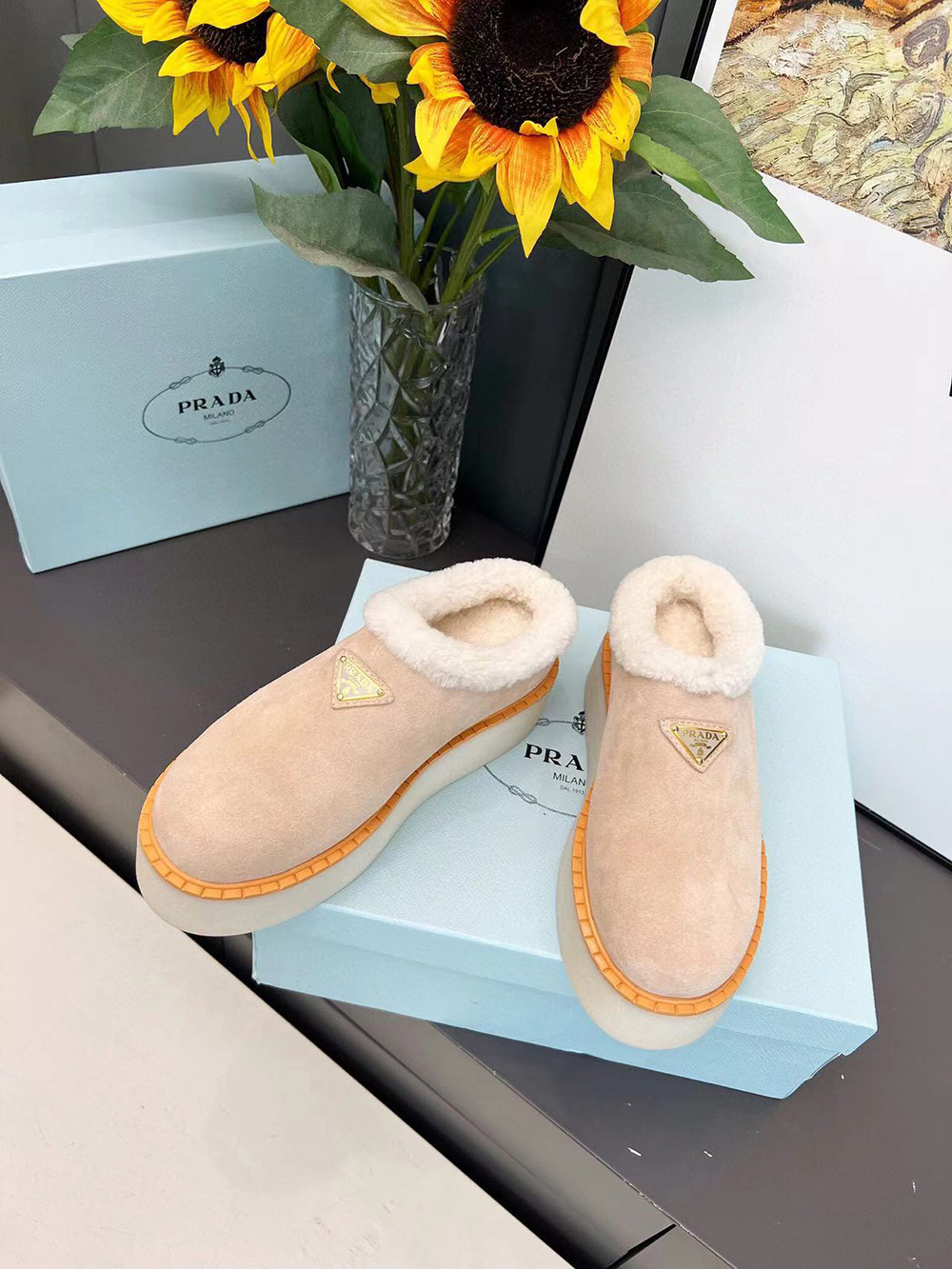 Pra*a suede mules