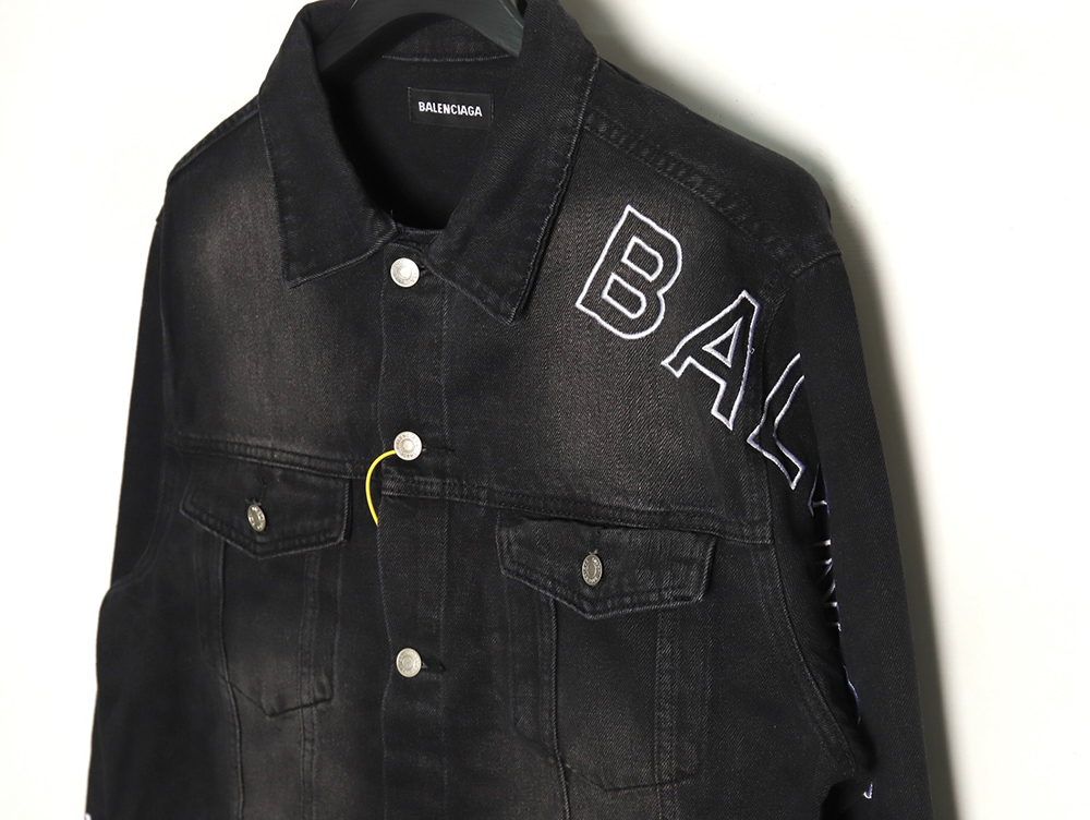 Ba*len*cia*ga logo-embroidered single-breasted denim jacket