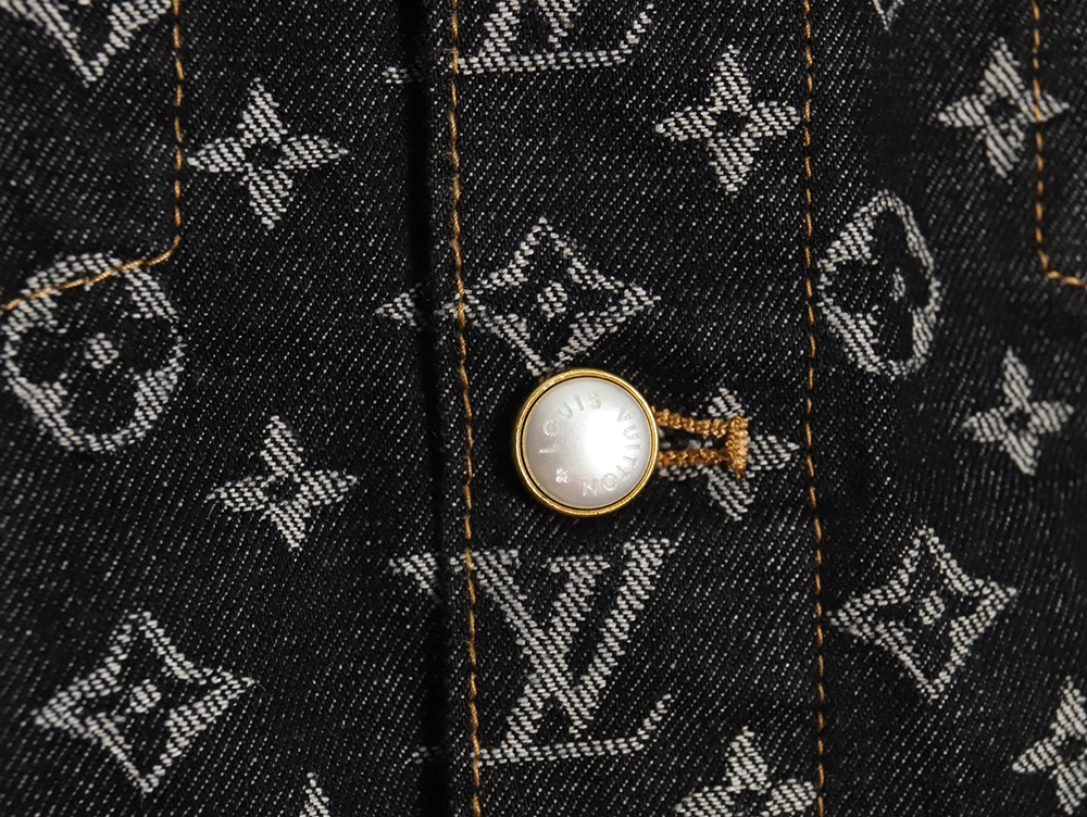 l0*is V*t0n fa all-over printed peak collar denim jacket