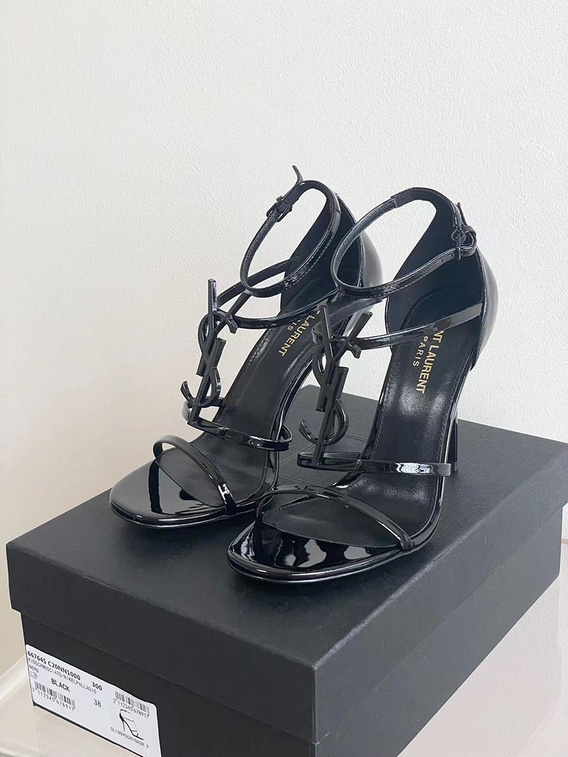Sa**t Lau*nt cassandra patent leather high heels h:10cm