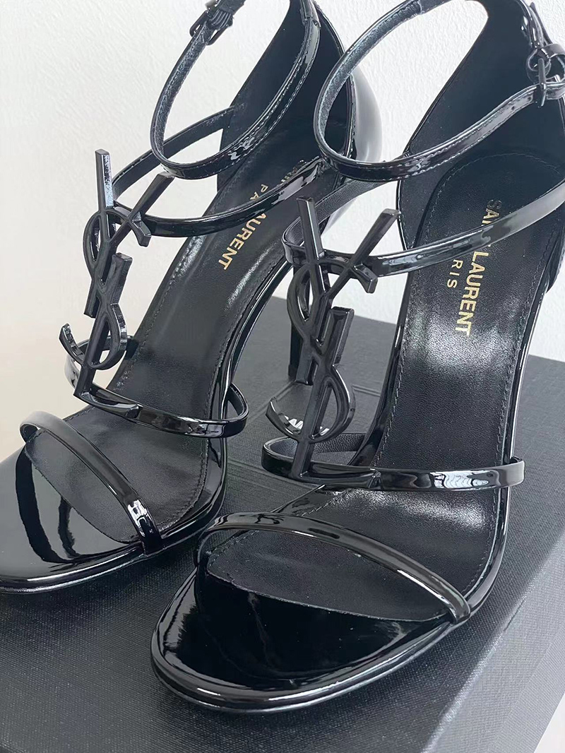 Sa**t Lau*nt cassandra patent leather high heels h:10cm