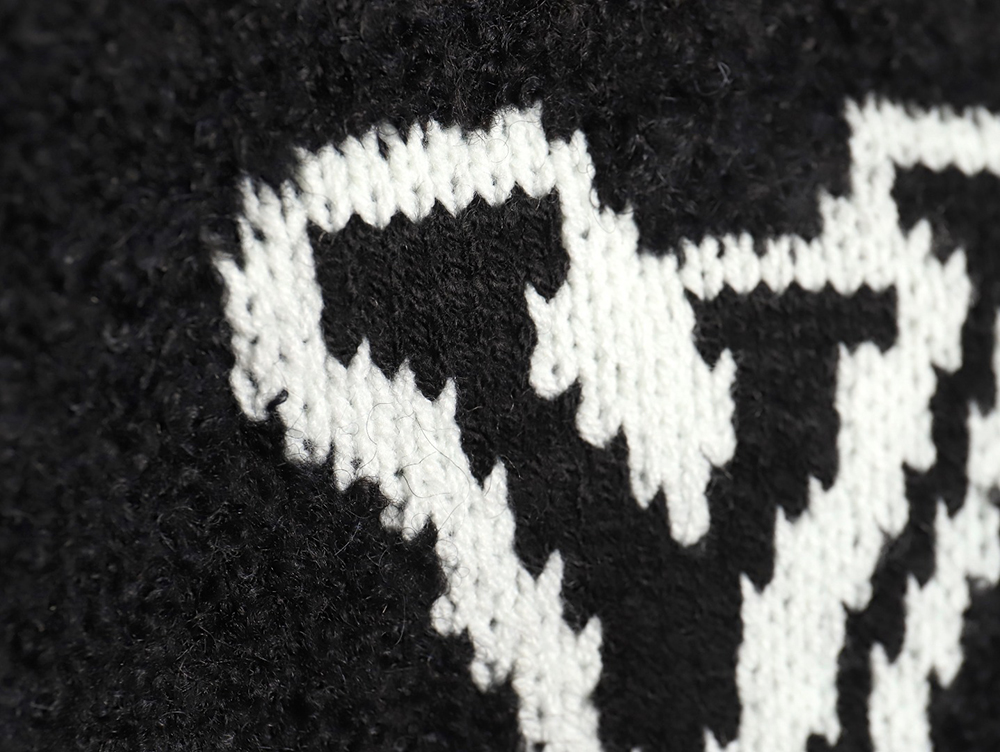 l0*is V*t0n logo knit crewneck sweater tsk1