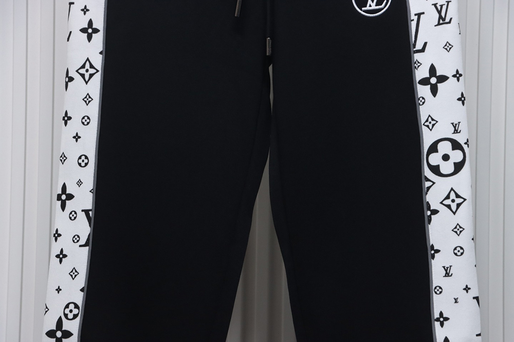 l0*is V*t0n logo pocket zip-up trousers