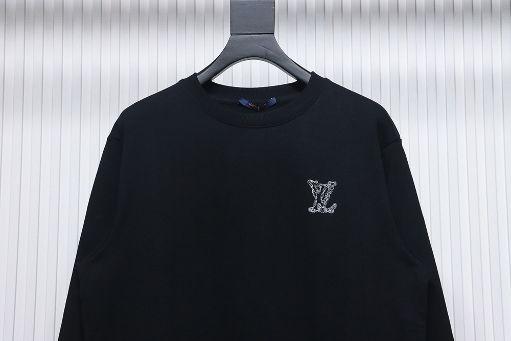 l0*is V*t0n embroidered logo crew neck sweatshirt tsk1