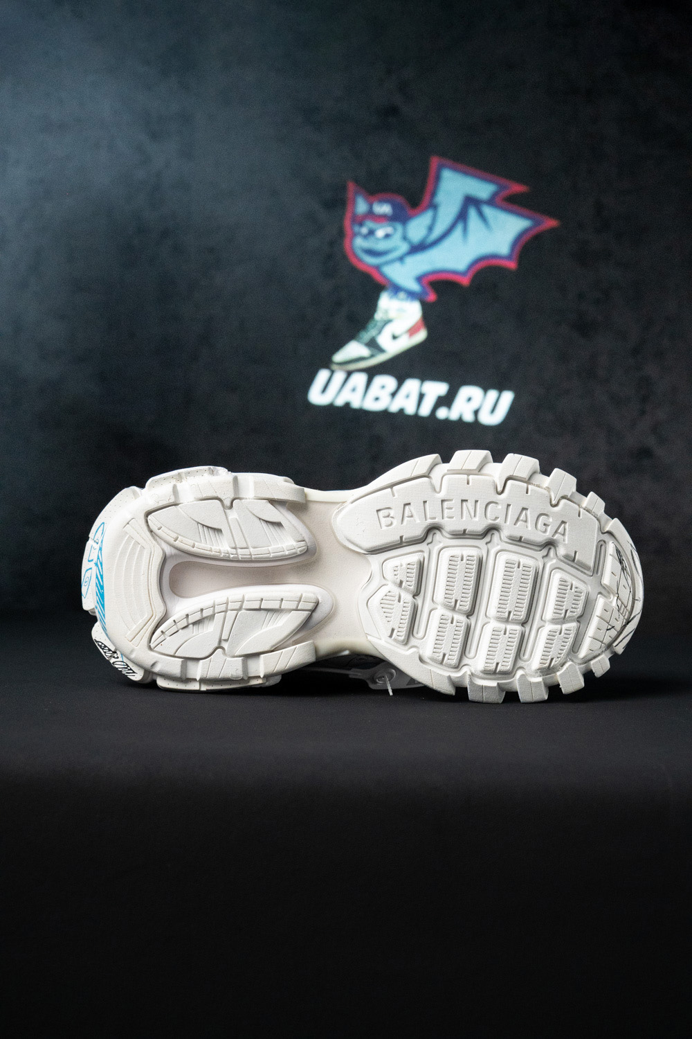 Ba*len*cia*ga track 3.0 white blue black high art graffiti
