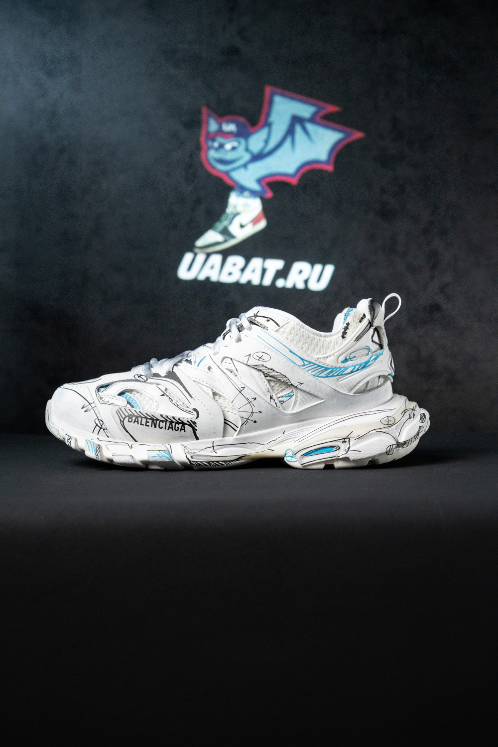 Ba*len*cia*ga track 3.0 white blue black high art graffiti