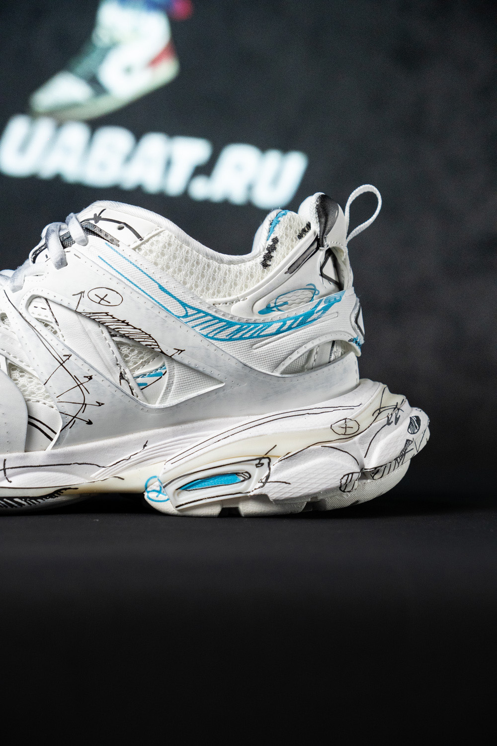 Ba*len*cia*ga track 3.0 white blue black high art graffiti