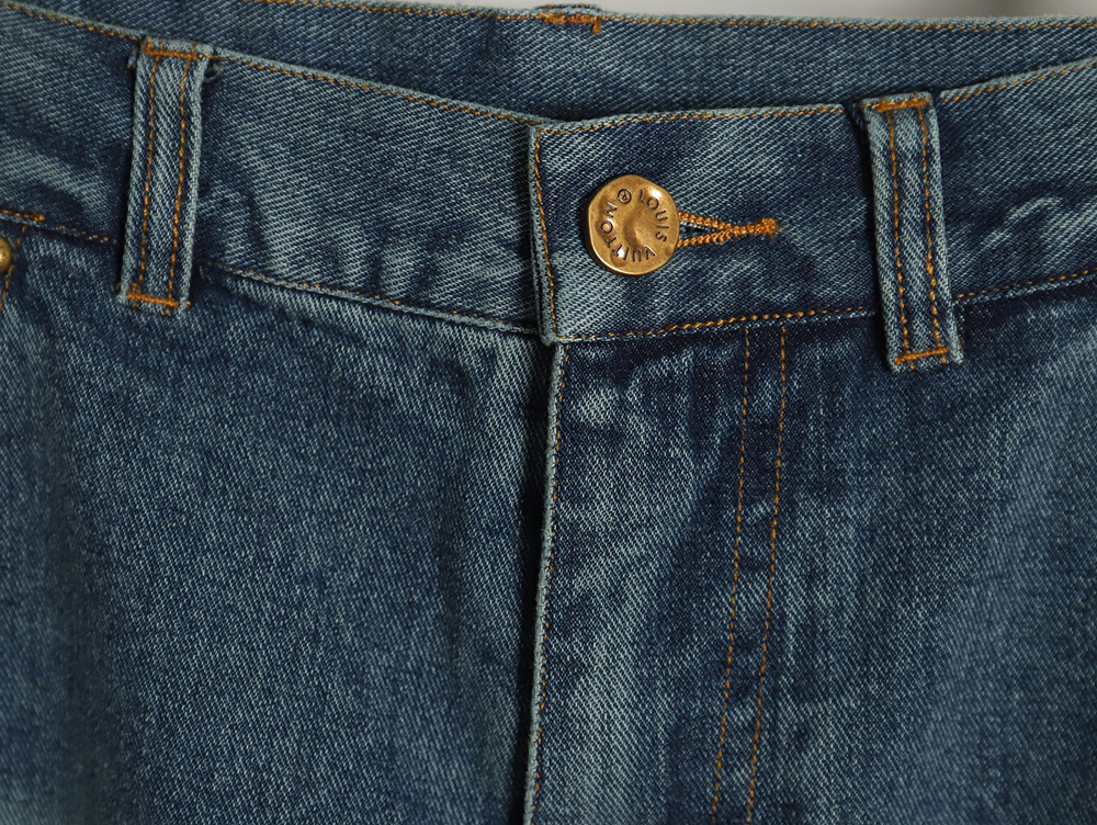 l0*is V*t0n embossed monogram cargo jeans 29-32