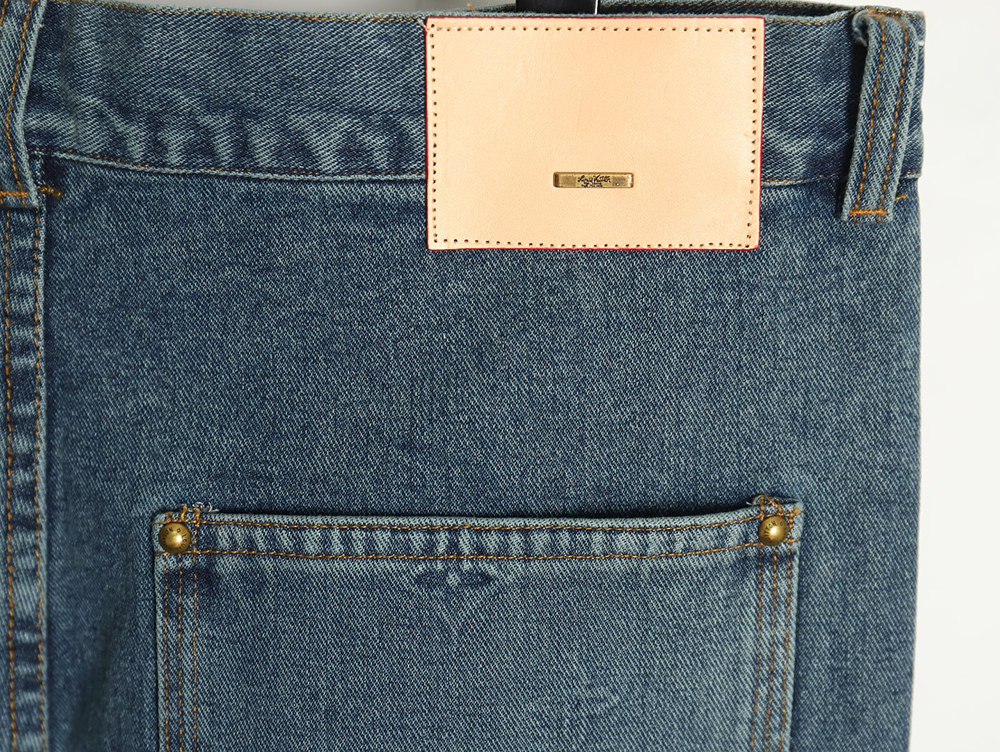 l0*is V*t0n embossed monogram cargo jeans 29-32