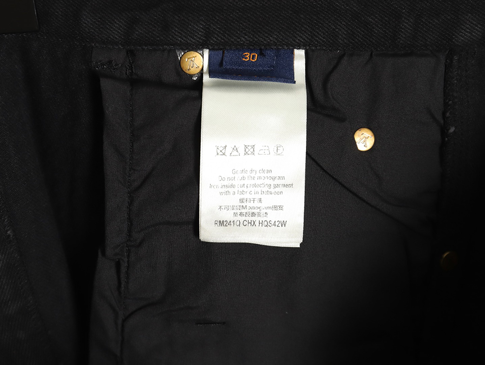 l0*is V*t0n embossed monogram cargo jeans tsk1 29-32