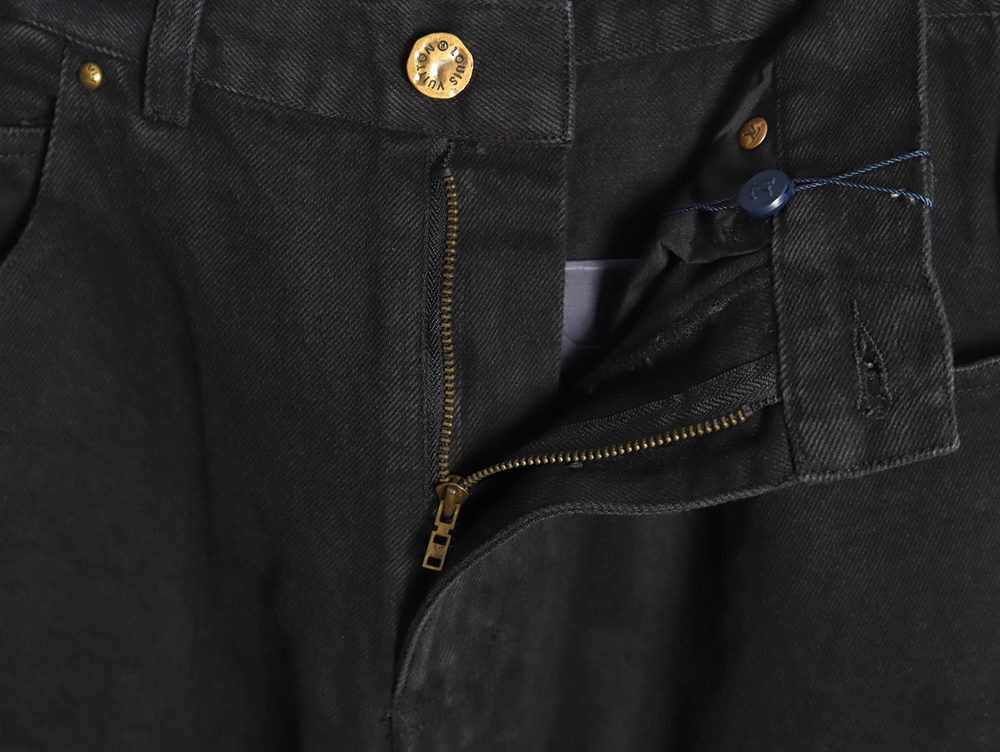 l0*is V*t0n embossed monogram denim shorts s-xl