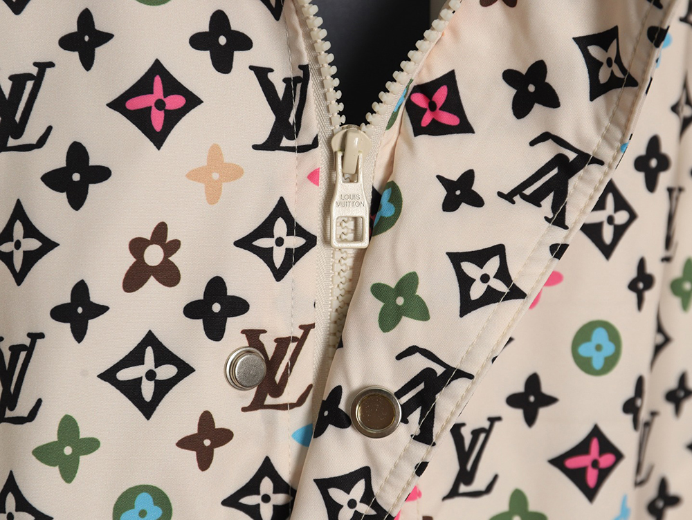 l0*is V*t0n technical windbreaker jacket xs-l