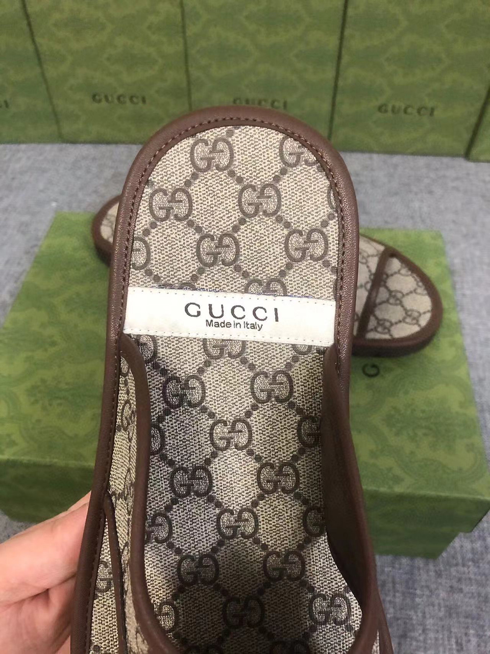 Gucci GG Supreme Slide