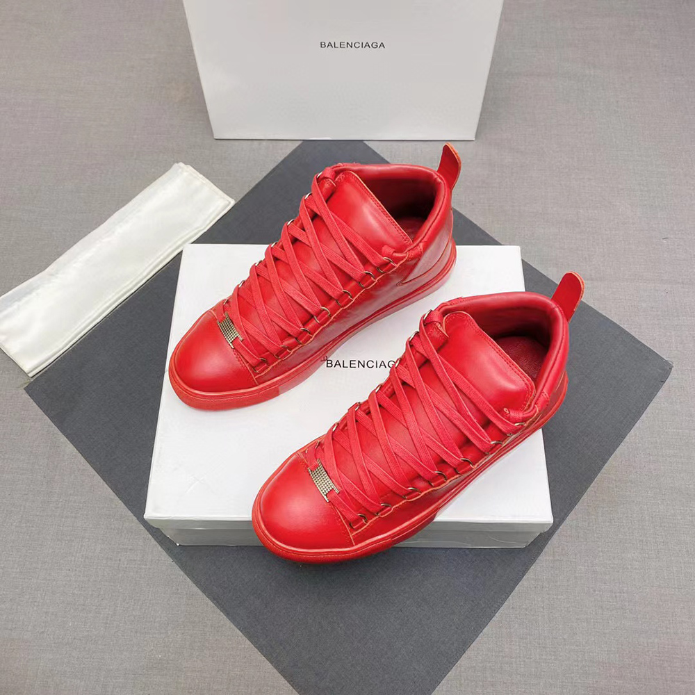 Ba*len*cia*ga area high red