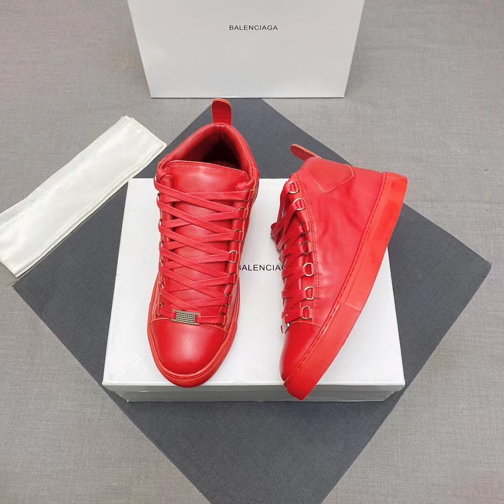 Ba*len*cia*ga area high red