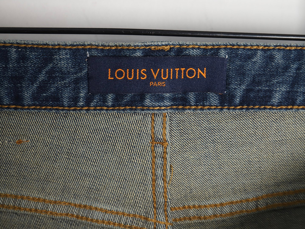 l0*is V*t0n graffiti back pocket jeans