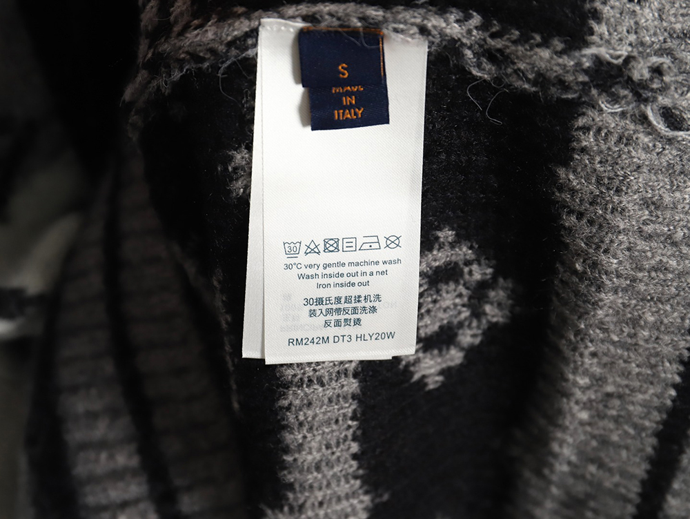 l0*is V*t0n all-over mohair wool cardigan