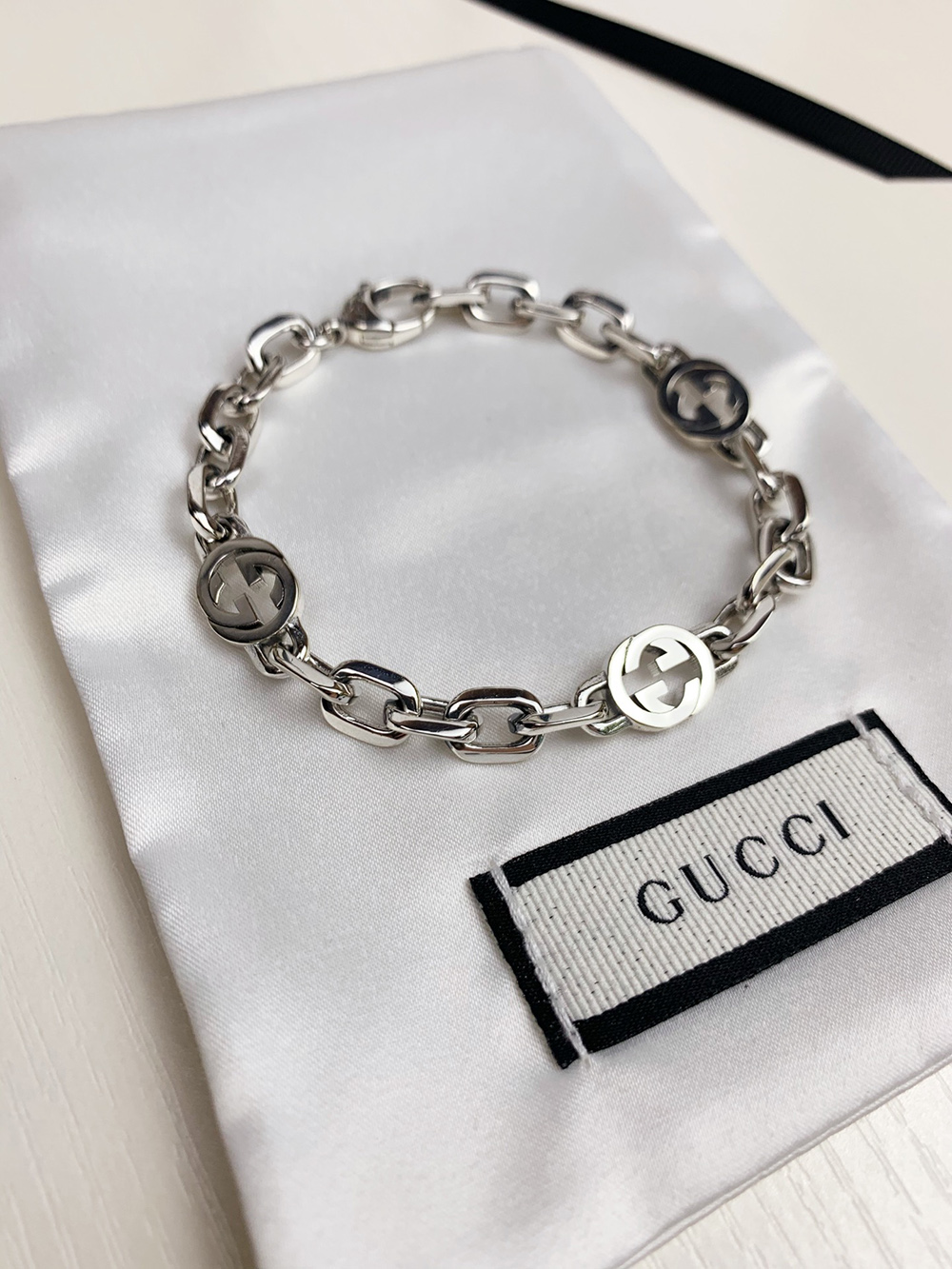 G*u*i bracelet 717588