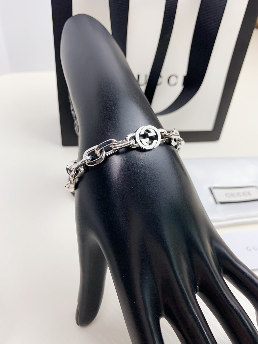 G*u*i bracelet 717588