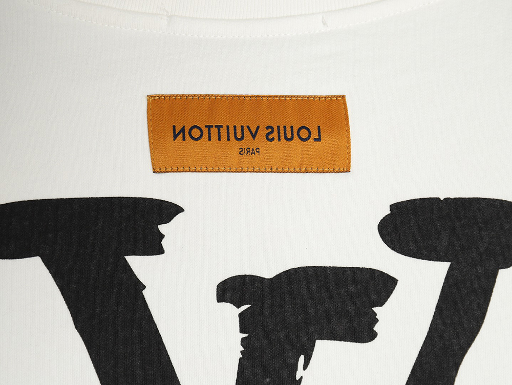 l0*is V*t0n limited edition slogan v letter sweatshirt