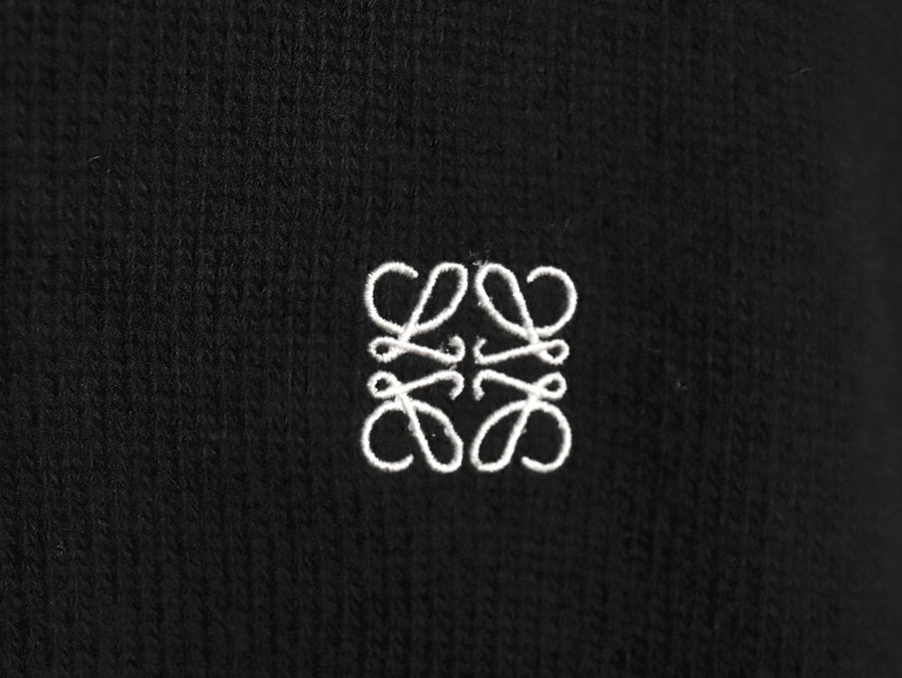 L0ew* embroidered logo crew neck sweater tsk1