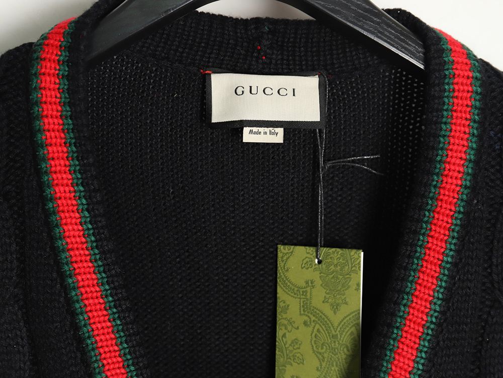 G*u*i red and green striped cardigan sweater tsk1