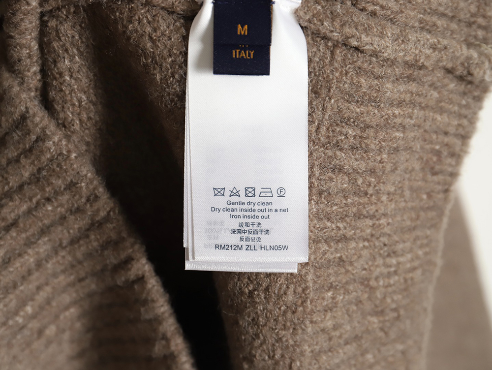 l0*is V*t0n front and back large logo sweater