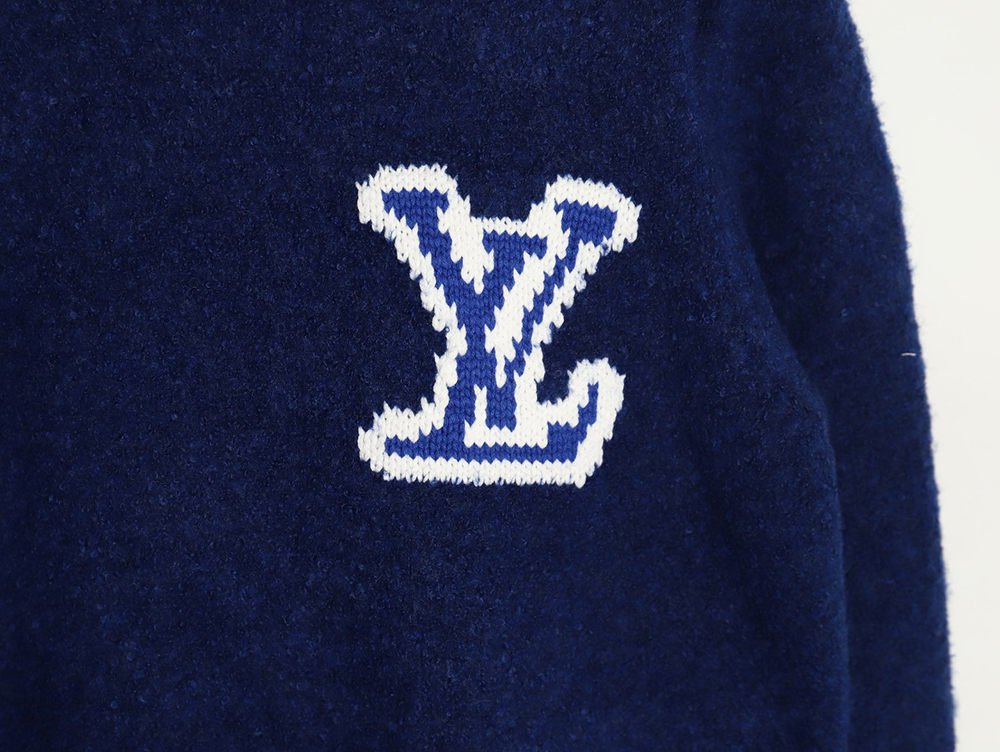 l0*is V*t0n front and back large logo sweater tsk1