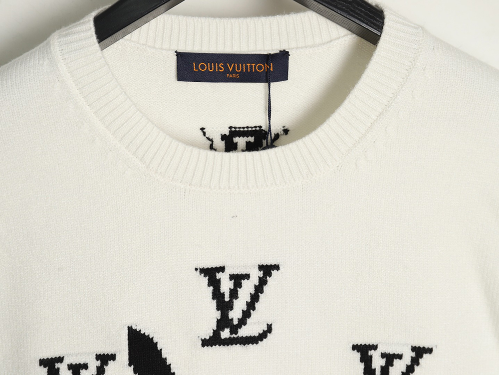 l0*is V*t0n clock logo sweater