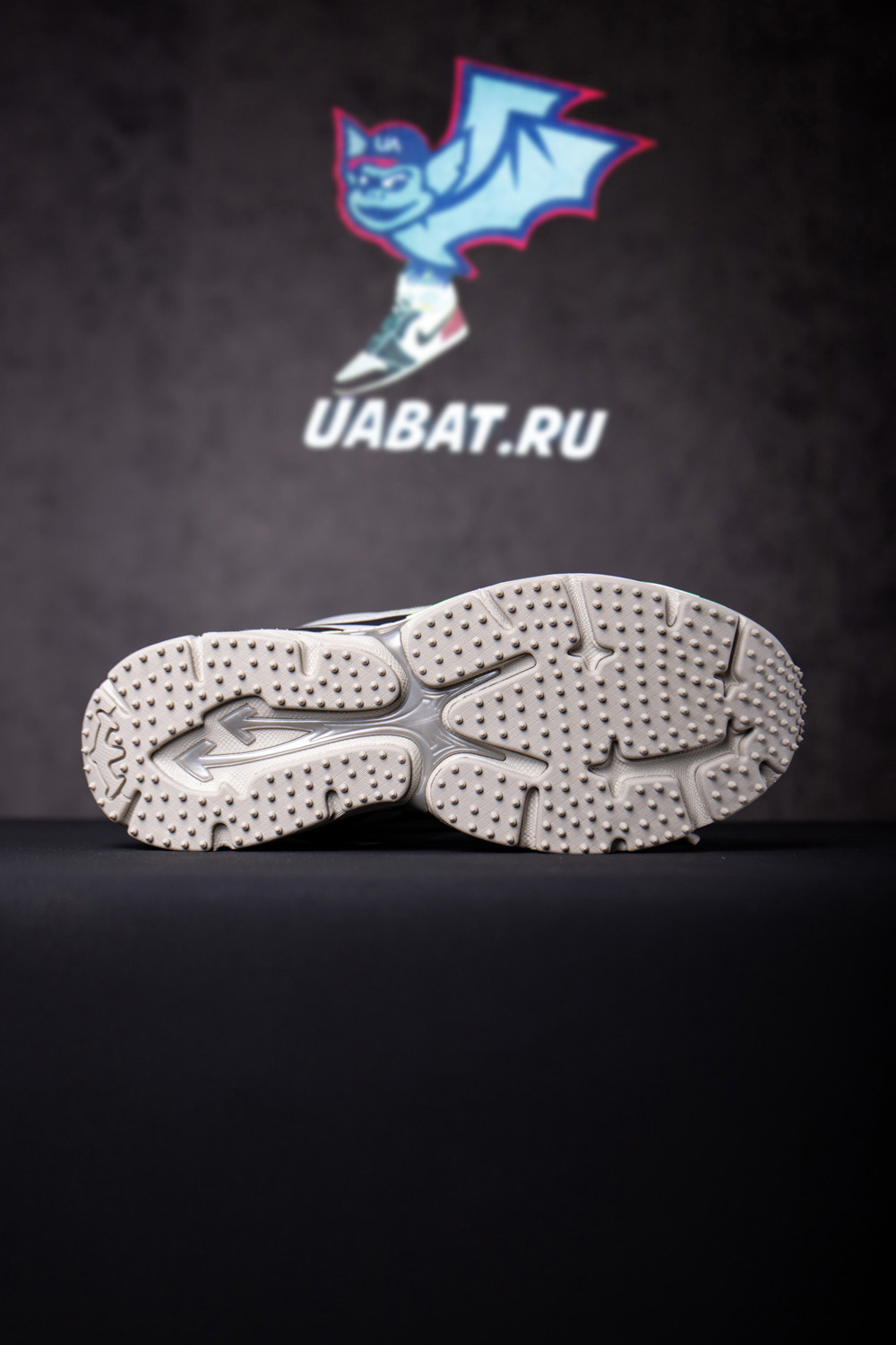 OFF-WHITE Be Right Back Paris