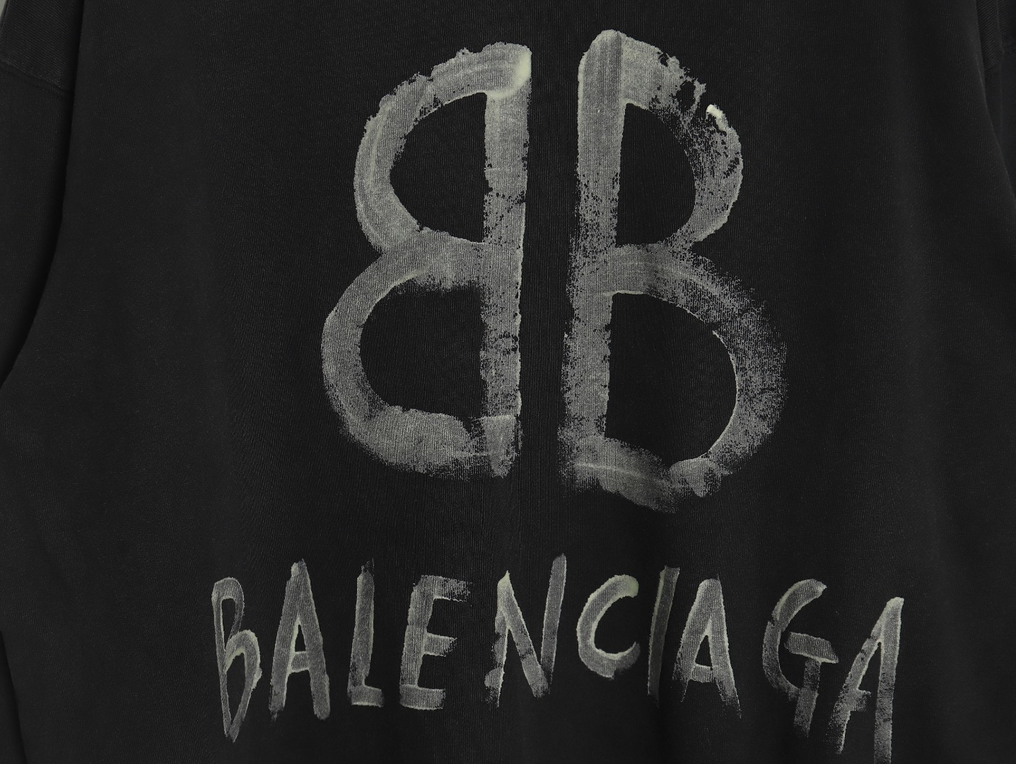 Ba*len*cia*ga hand-painted luminous print crewneck sweatshirt