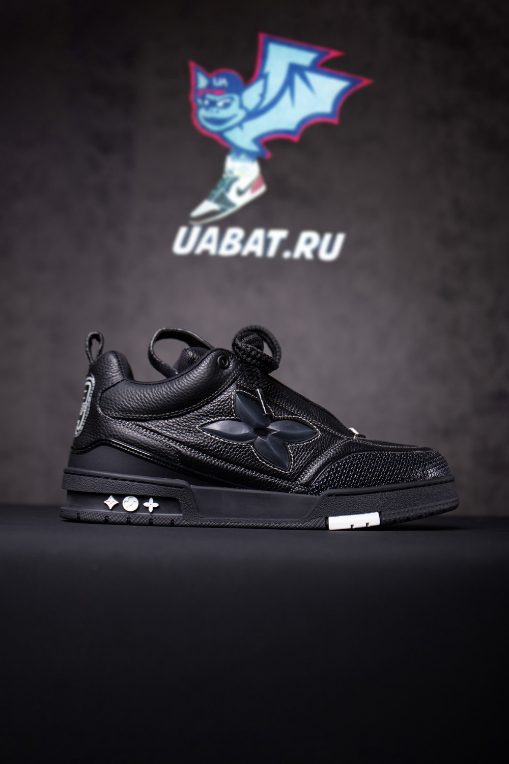 l0*is V*t0n skate sneakers black