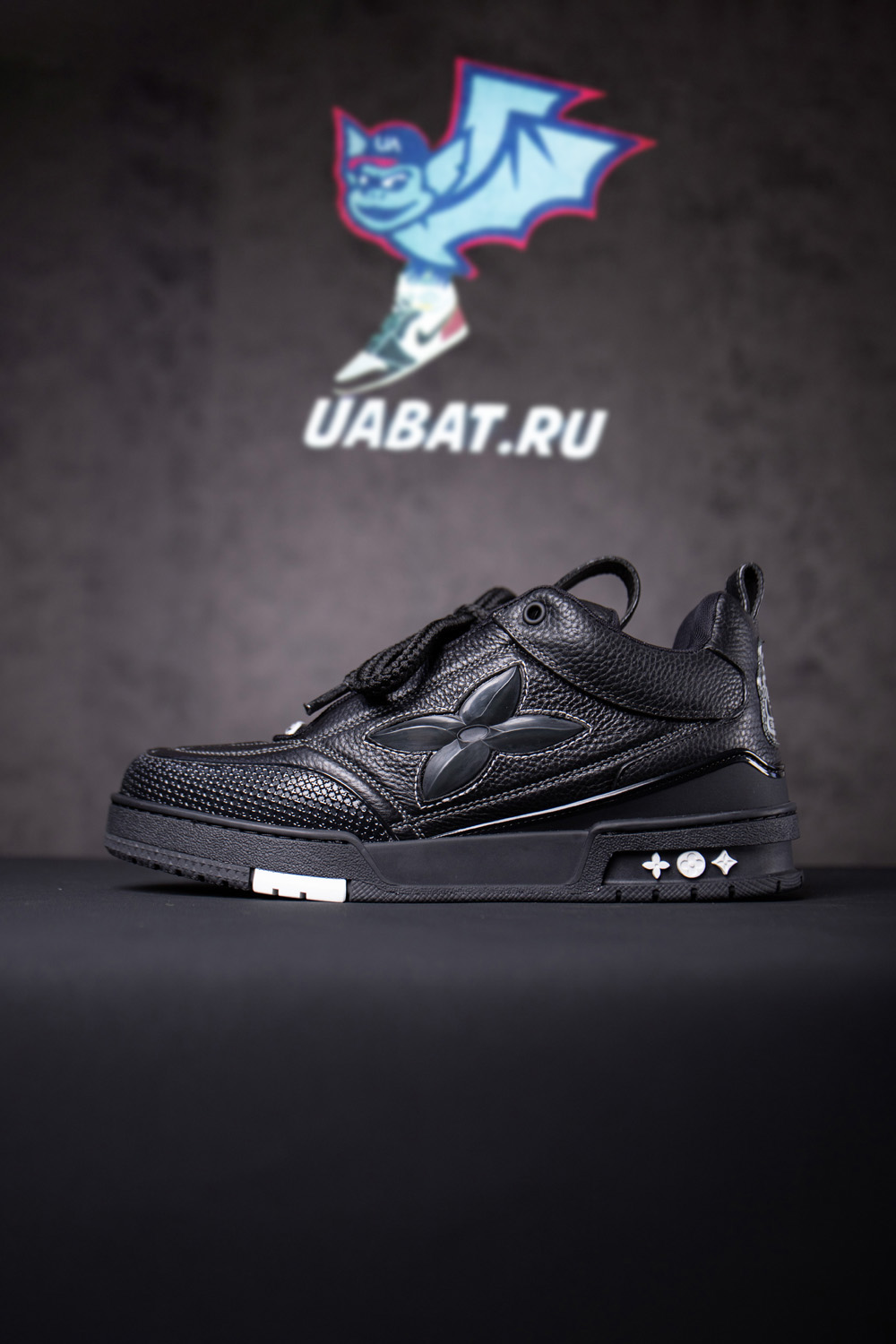 l0*is V*t0n skate sneakers black