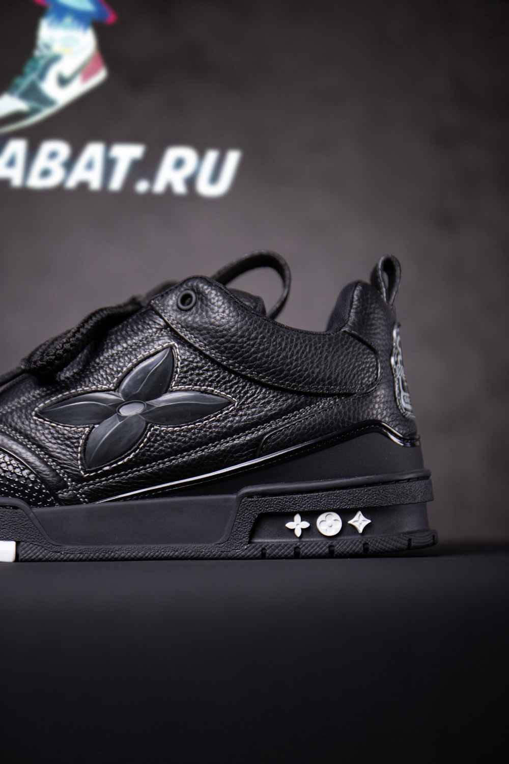 l0*is V*t0n skate sneakers black