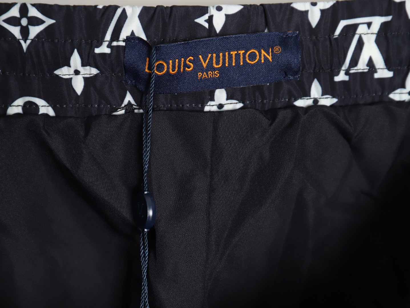 l0*is V*t0n monogram print trousers tsk1