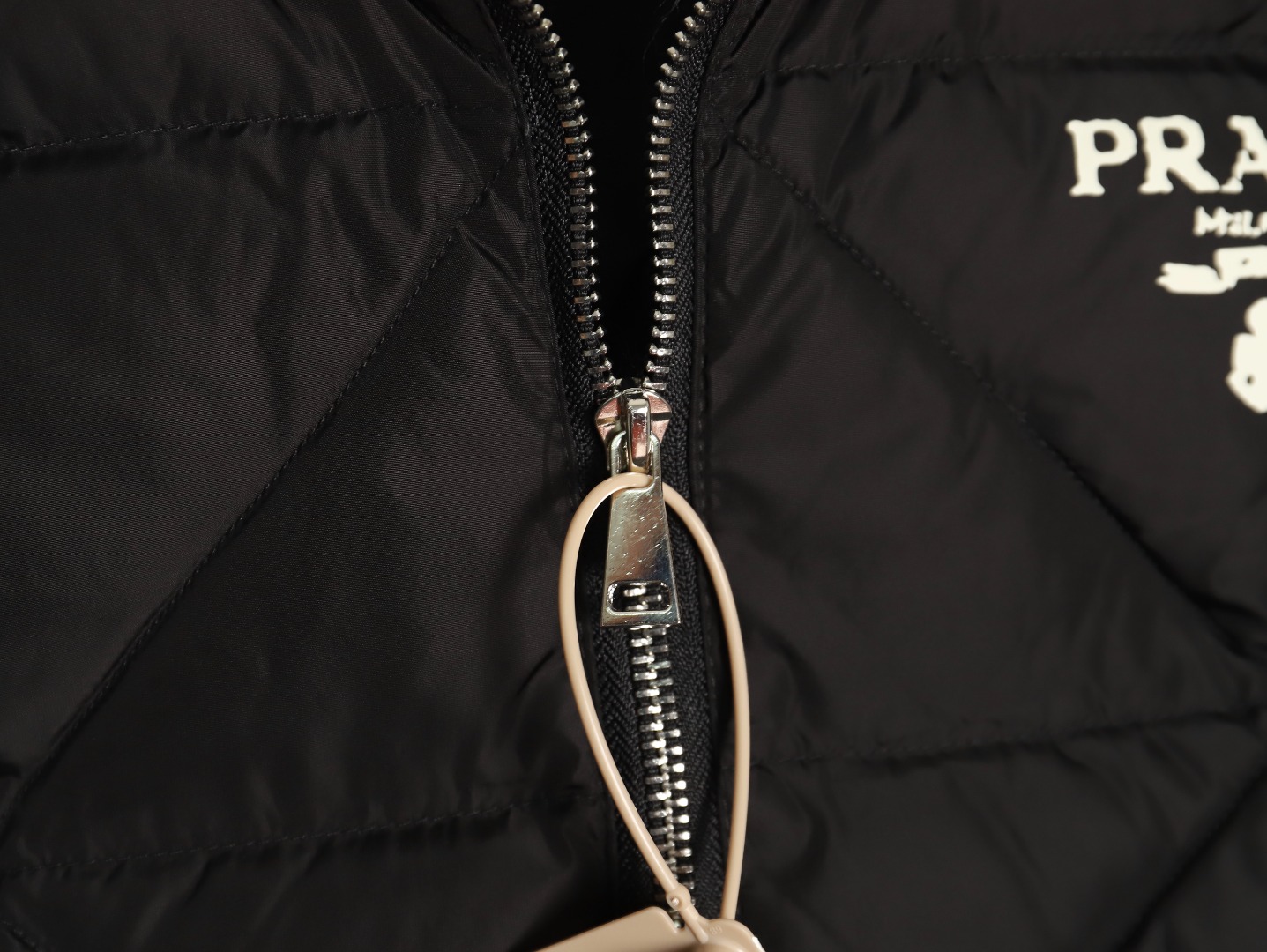 pra*a Di*m*nd down patchwork jacket tsk1