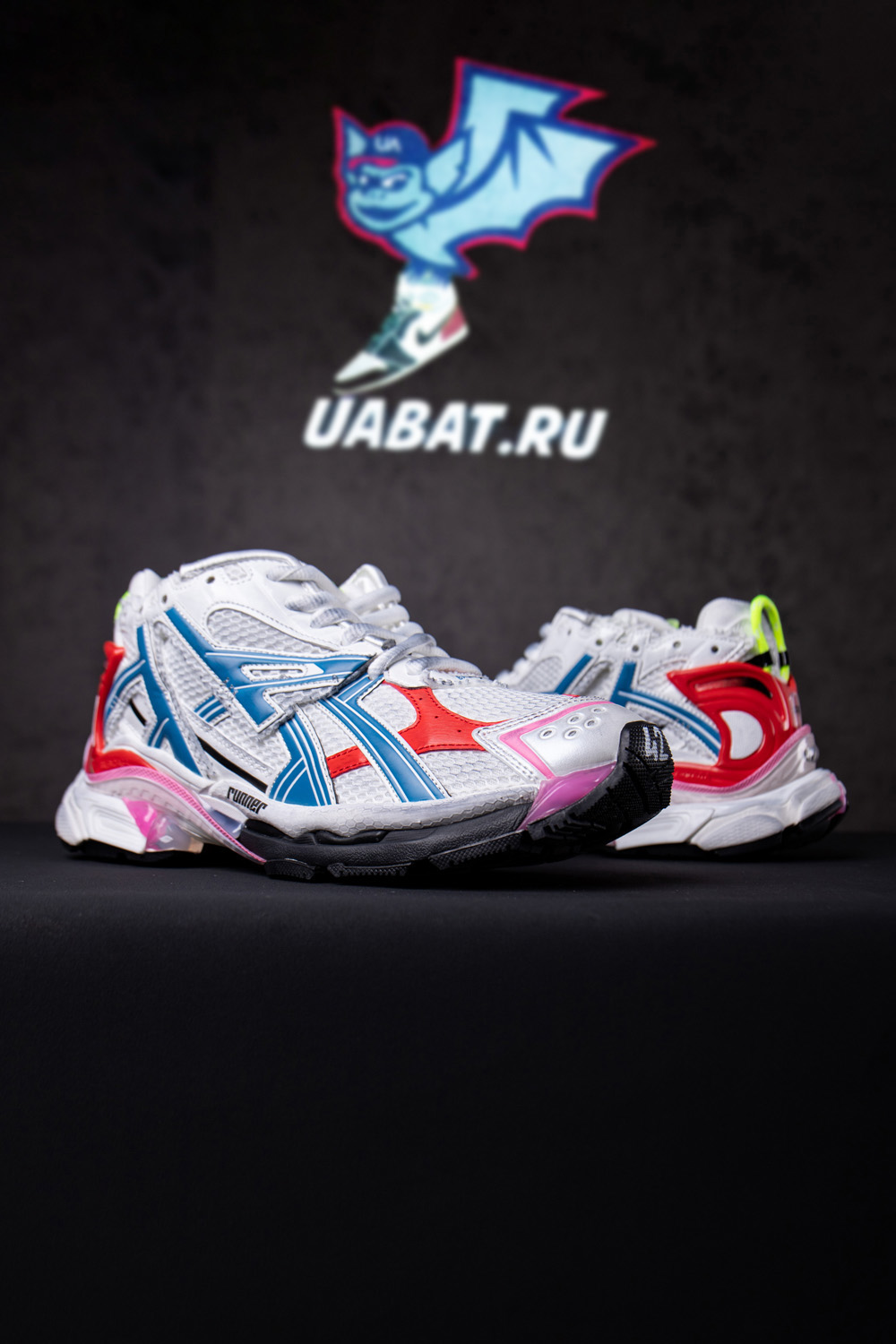 Ba*len*cia*ga runner panelled low-top sneakers