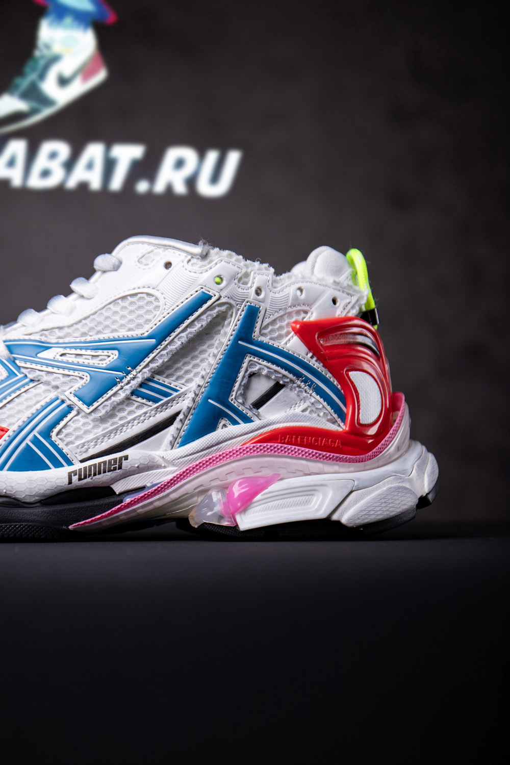 Ba*len*cia*ga runner panelled low-top sneakers