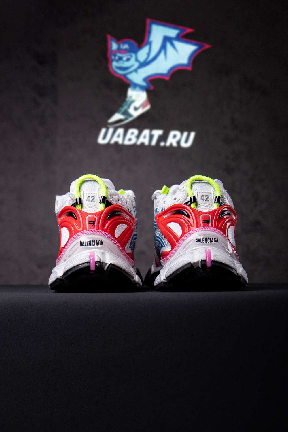 Ba*len*cia*ga runner panelled low-top sneakers