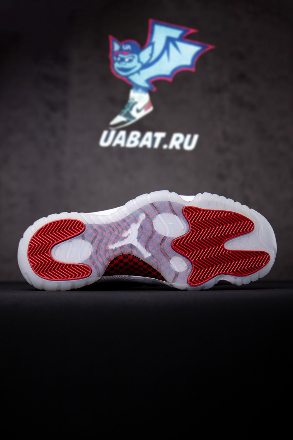 AIR JORDAN 11 "CHERRY"