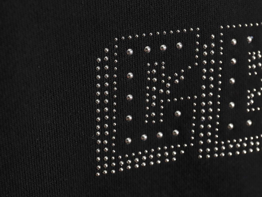 ce**e rivet Di*m*nd lettering hoodie