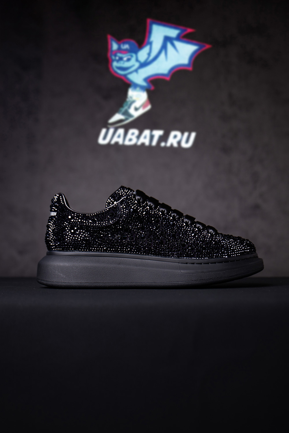 alexander m*q*en Di*m*nd patch sneakers