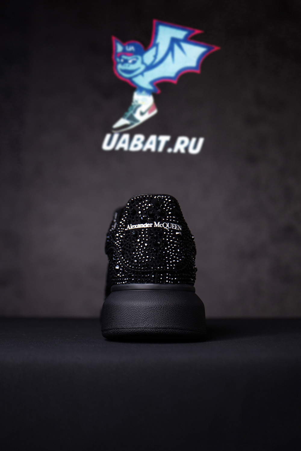 alexander m*q*en Di*m*nd patch sneakers