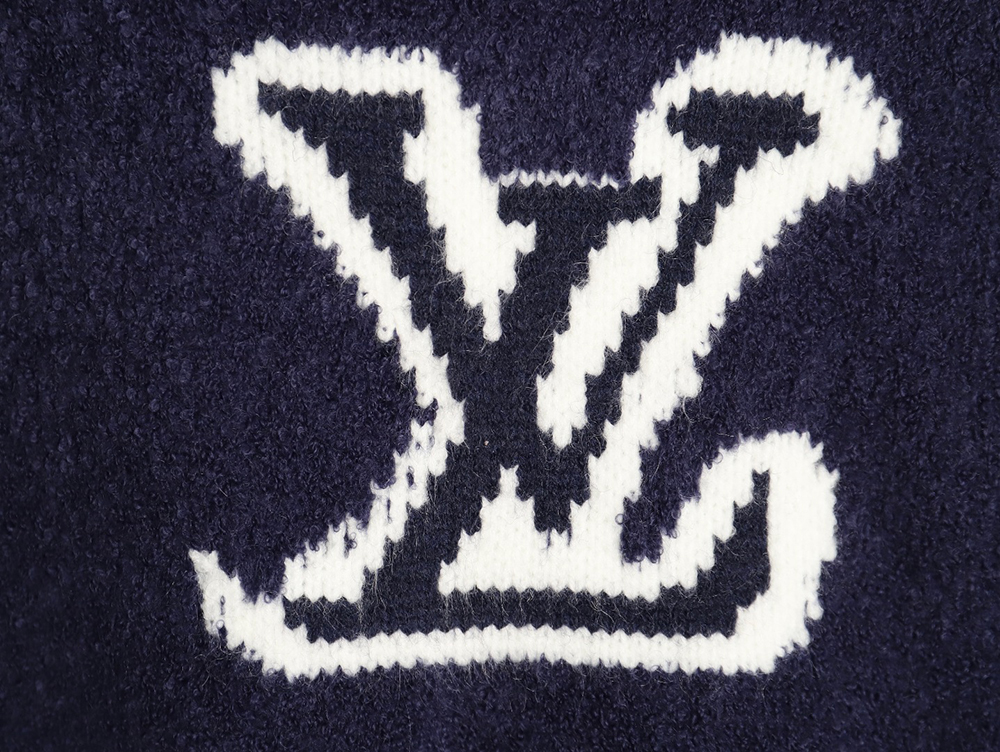 l0*is V*t0n jacquard teddy sweater