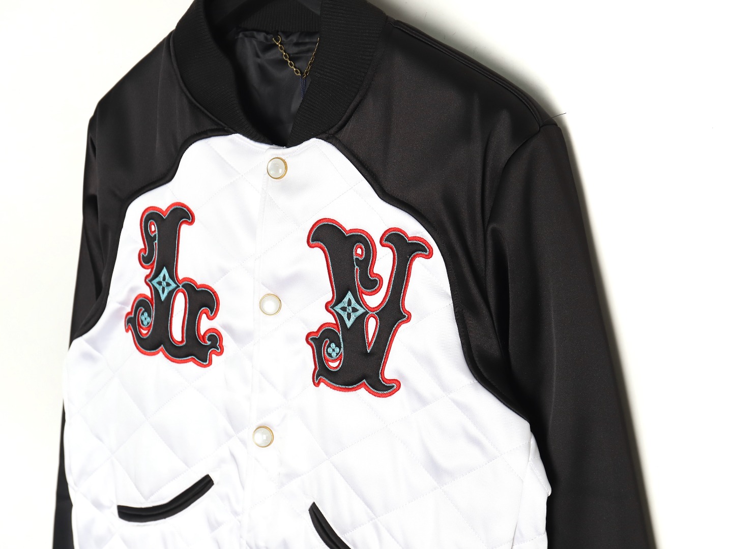 l0*is v*t0n Di*m*nd check baseball jacket