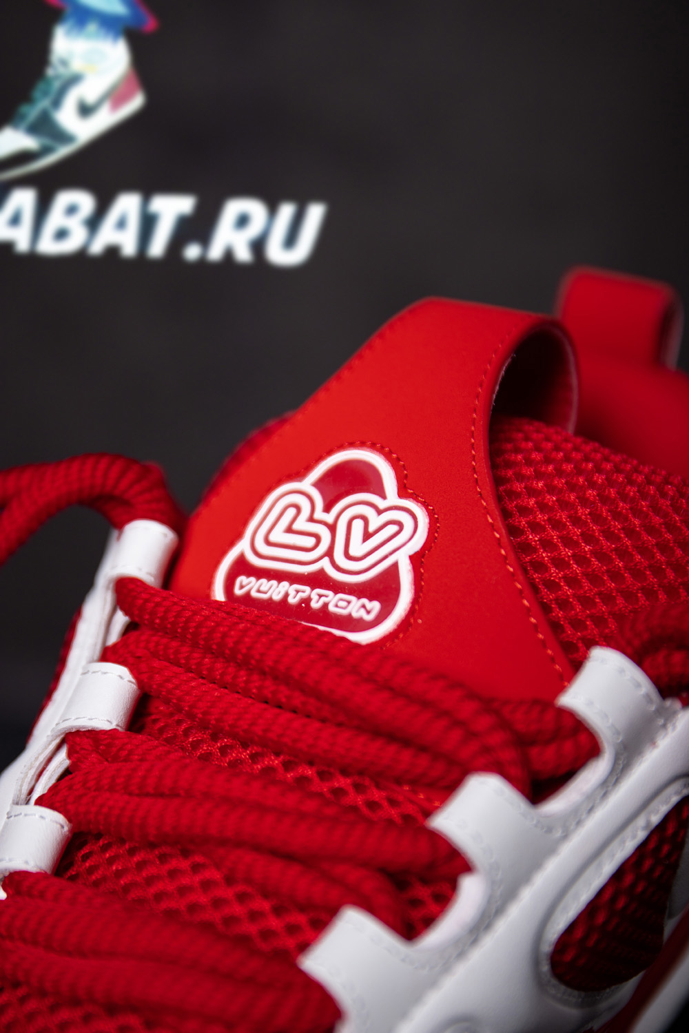 l0*is V*t0n lv skate sneaker red white