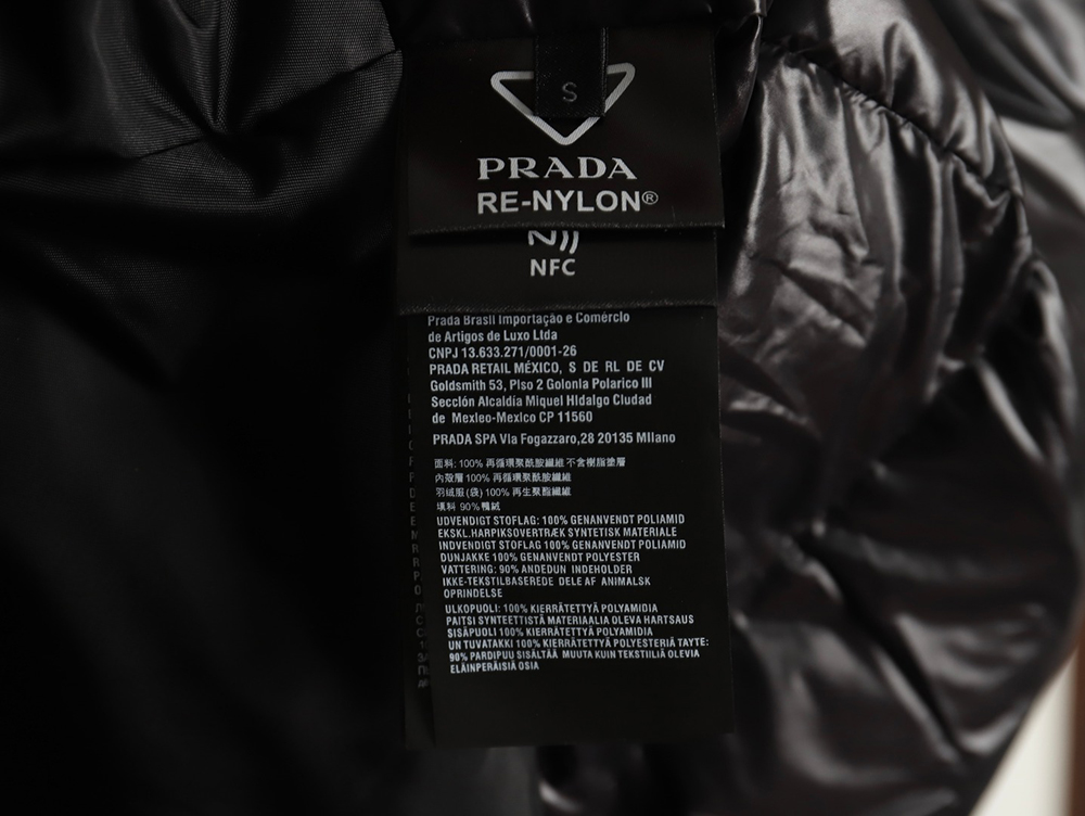 Pra*a recycled nylon down jacket