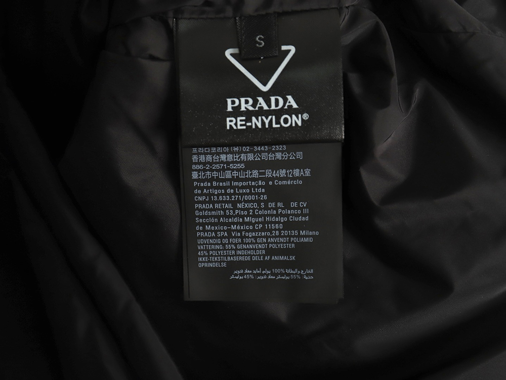 Pra*a recycled nylon lightweight padded vest tsk1