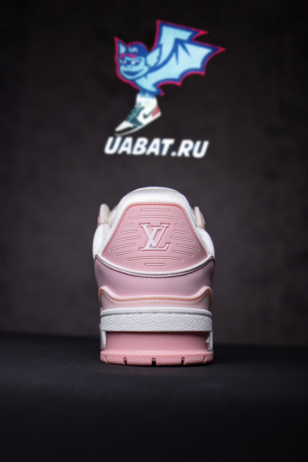 l0*is V*t0n trainer pink rose